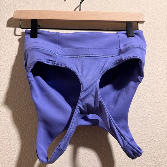 Lululemon Athletica Medium Support Sports Bra - Light Purple - Picture 7 of 9